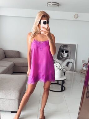 Storia Fuchsia Lace-Trim Satin Chemise